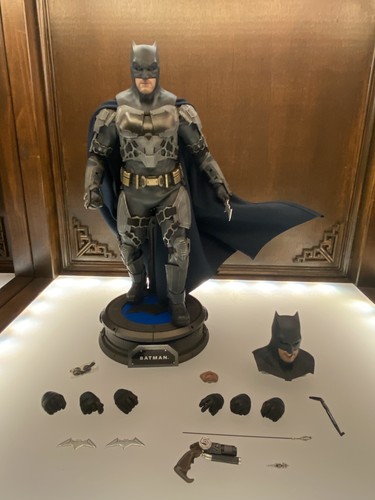 Hot toys batman aus - hot,