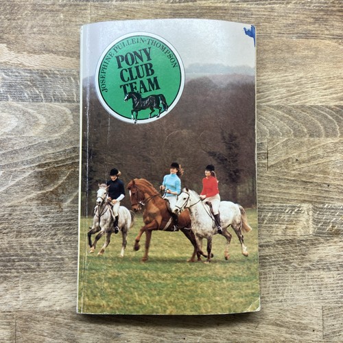 Pony club team paperback - pony,