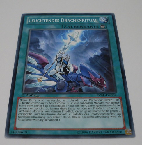 Karte leuchtendes - yu-gi-oh,