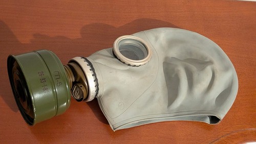 Gasmaske ddr nva mit filter - /,