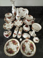 Royal Albert Old Country Roses 20 Lot. Vase, Tassen, Untertassen, Teller, Ornamente