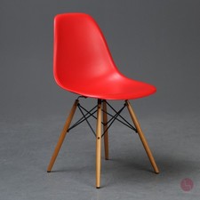 Vitra Eames Plastic Sidechair