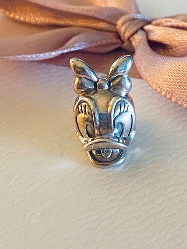 Pandora disney charm daisy - disney,