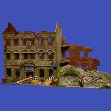 Diorama H0/1:87 POLA Gebäude gealtertes Abbruchhaus Ruine begrünt patiniert