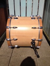 Slingerland / Troyan Bass Drum 22"X18" Slingerland Hardware mit Pearl Füßen.
