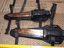 zwei alte Tauchmesser aus