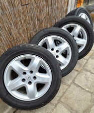4 Sommerreifen auf Alufelgen