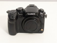 Panasonic Lumix DMC-GH3 – nur Kameragehäuse (Body) etwa 1300 Auslösungen