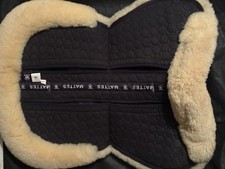 Mattes Lammfell Sattelkissen, Gr. M, wie neu, kaum benutzt-Correctionsystem