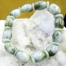 JADEIT  JADE   Edelstein