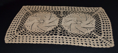 Deckchen gestrickt und - deckchen,,