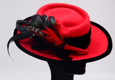 Eleganter DAMENHUT Feodoro rot