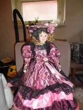 Porzellan-Keramikpuppe mit