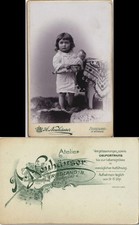 Kind mit Puppe,  Photo Neuhäuser aus FRIEDLAND in Böhmen 1900 Privatfoto CdV