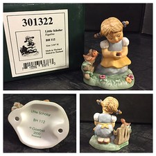 Göbelfigur Berta Hummel  BH 112 Little Scholar Mädchen mit Vogel Göbel Figur 
