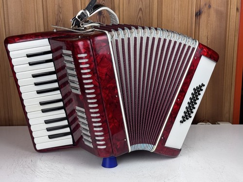 Akkordeon bass mit koffer - bass,