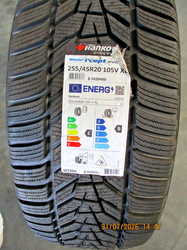 Winterreifen 255 r20 105v - 2,