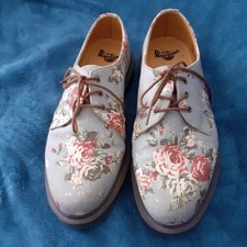 Dr. Martens Halbschuhe Größe