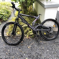 Scott Mountainbike Fully-Restauriert, mit Beispielsweise neuer Hinter Rad Feder