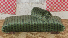 Sofa Liege mit Polsterrolle Velours Grün Alte Selfmade Möbel Vintage Puppenstube