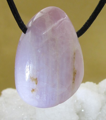Kunzit hiddenit edelstein - hiddenit,
