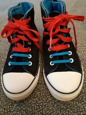 Chucks Hi Sneaker Gr. 36 Revenge Stoff schwarz blau/rote Schuhbänder  Topzustand