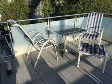 Gartenmöbel Stühle mit Hocker - blau/weiß gestreift