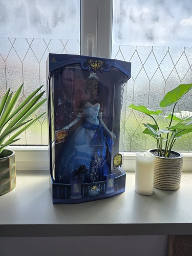 Disney limited edition - disney, doll