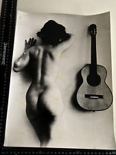 Akt Erotik Vintage Kunst Foto hübsche junge Frau im Profil mit Gitarre  1970 PO