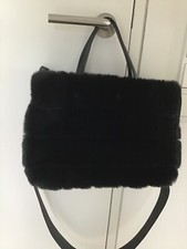 zara handtasche stepp fake fur Kunstfell schwarz boho blogger business