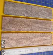 1:72  Diorama - Zubehör: 3 unbemalte Mauerteile, unregelmäßiger Buch/Sandstein