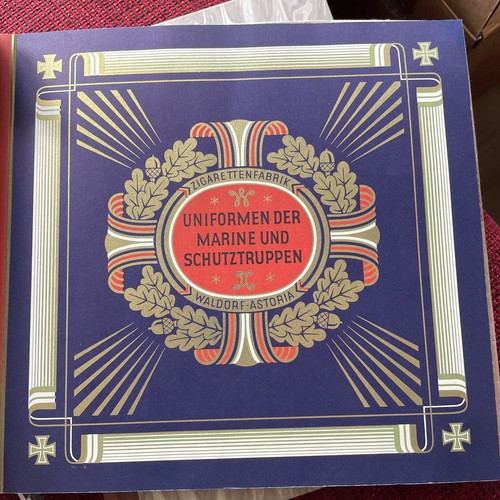 Sammelbilderalbum uniformen - sammelbilderalbum,