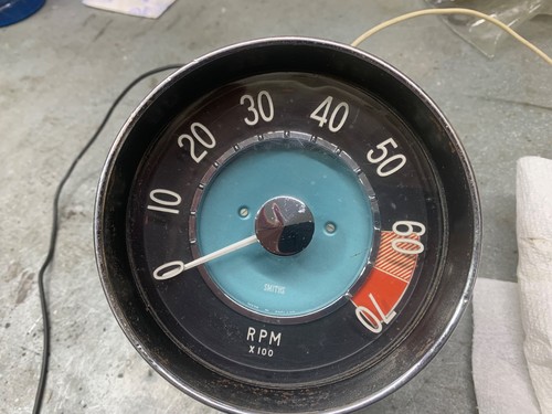 Volvo p1800s smiths tach - smiths,