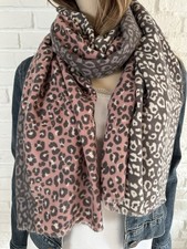 kuscheliger weicher Leopard