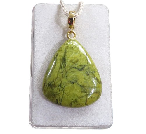 Grüner opal cabochon - grüner,