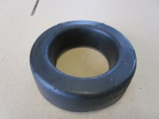 Mercedes W202 A208 Gummi Federaufnahme Fahrwerksfeder 3-Noppen hinten orig NEU