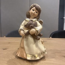 Goebel 41 086 Engel mit Teddybär Bär Teddy Göbelfigur Porzellanfigur 21cm