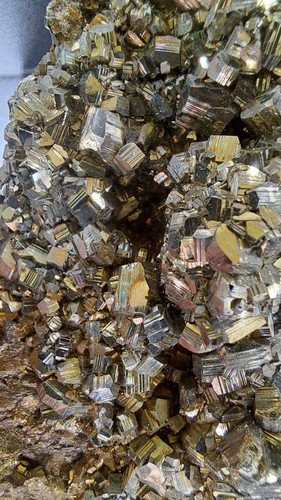 Stufe pyrit aus trepca - stufe,