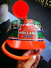 Fußball Fan- Kappe, Helm