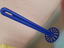 Tupperware Küchenhelfer-Kartoffelstampfer Pürier-Meister D66 pürieren Schwarz