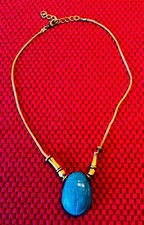 Halskette mit Anhänger