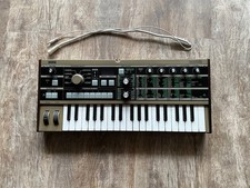 KORG microKORG Analoger Synthesizer mit Zubehör und Originalverpackung