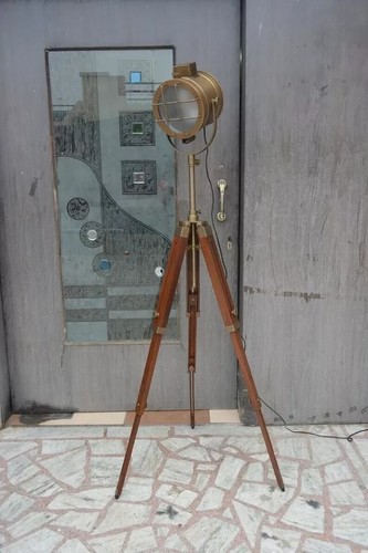 Antiker strahler mit stativ - strahler,