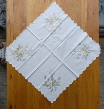 Weihnachtsdecke handgestickt in GOLD sehr dekorativ als MITTELDECKE