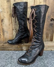CHIE MIHARA schwarze Leder