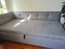 Maintal Polsterliege 80x200, mit Seiten- und Rückenteil, im guten Zustand