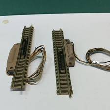 Fleischmann 2 x 9112 Entkupplungsgleis 111 mm mit elektr. Antrieb gebraucht