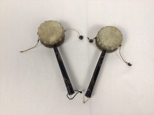 2 alte Einhand-Trommel