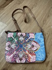 Desigual Damen Tasche Bunt Reißverschluss Tragriemen Innentaschen