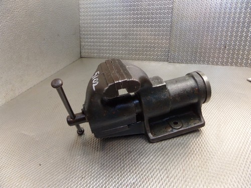 Alter massiver schraubstock - ,